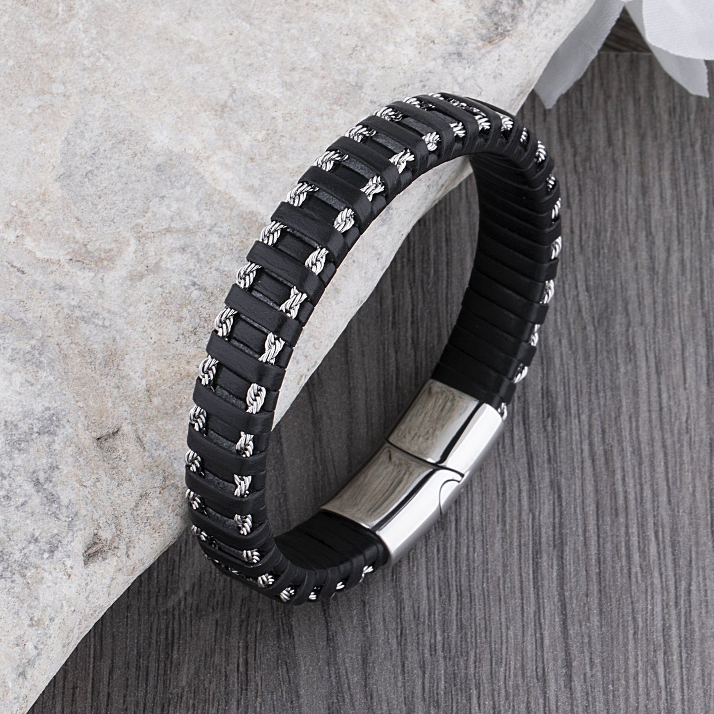 Edles schwarzes geflochtenes Lederarmband Dirk
 - Krohn-e