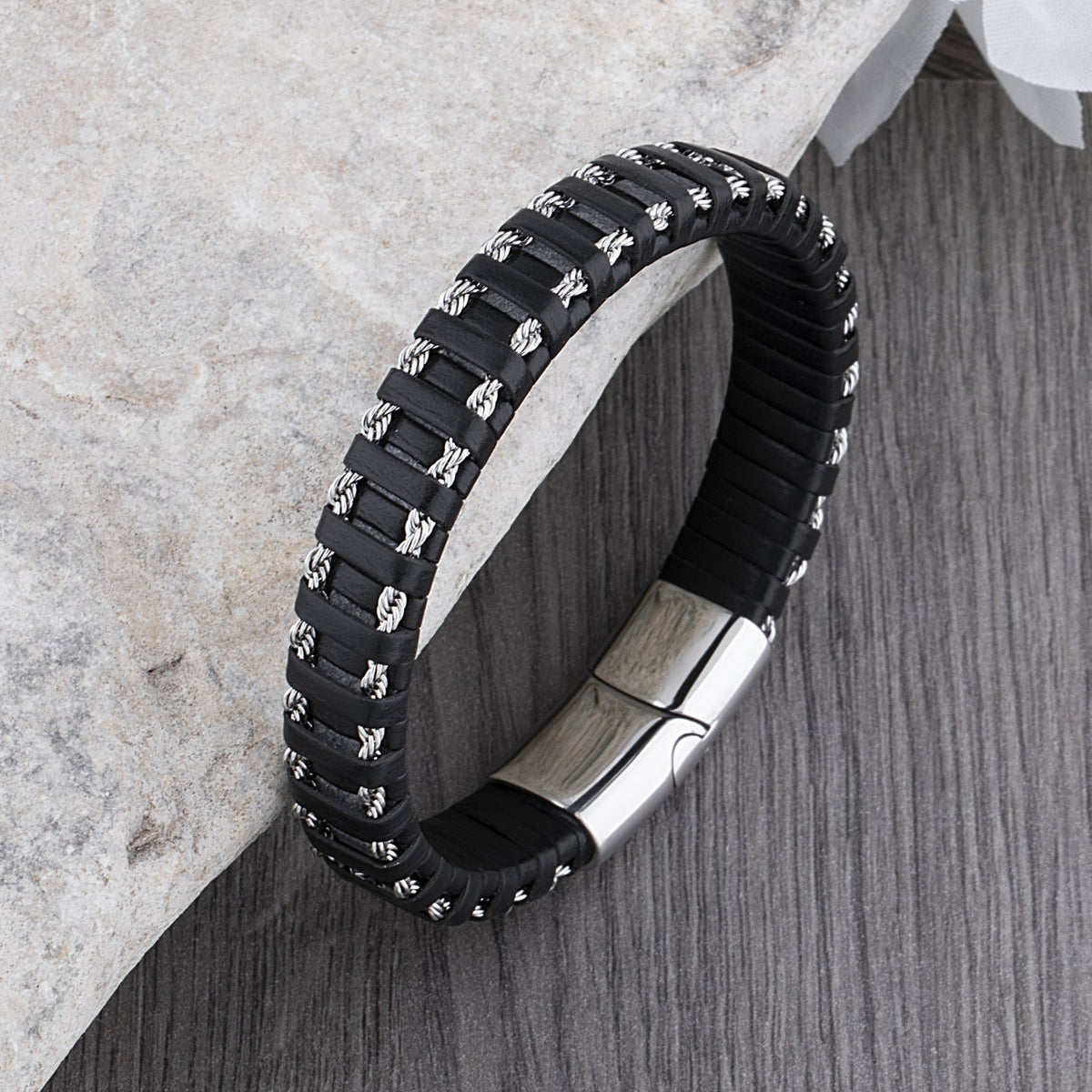 Edles schwarzes geflochtenes Lederarmband Dirk
 - Krohn-e