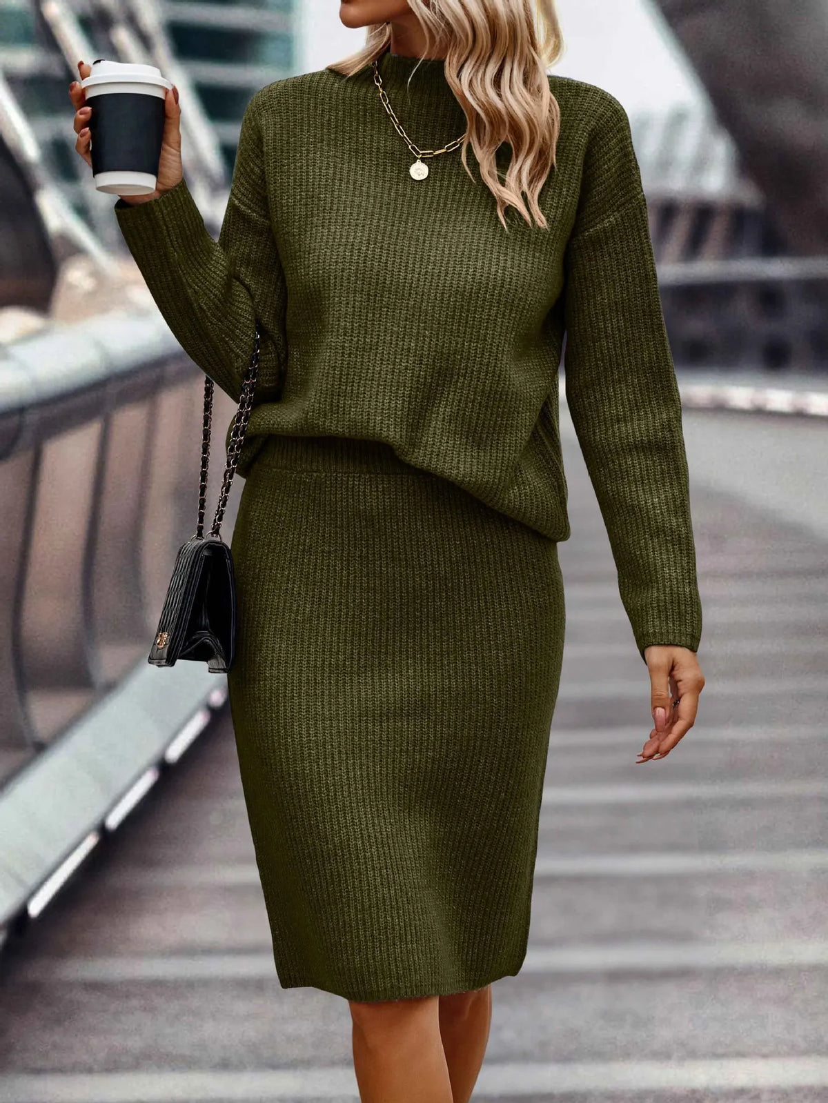 Amoura - Elegantes Pullover-Rock-Set für kühle Tage