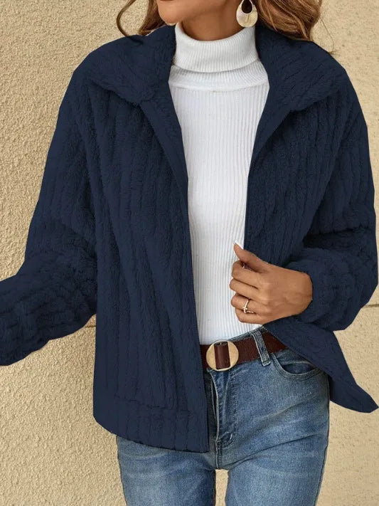 ModeGeist | Kurzjacke Plüsch Blau