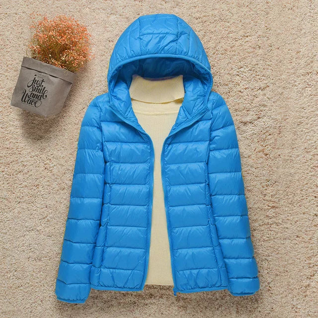 ModeGeist | Winterjacke mit Reißverschluss und Kapuze und Langen Ärmeln - Winter