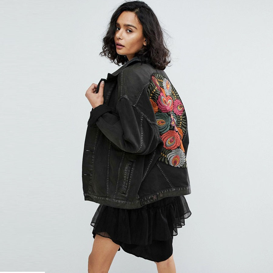 Jeansjacke im böhmischen Stil