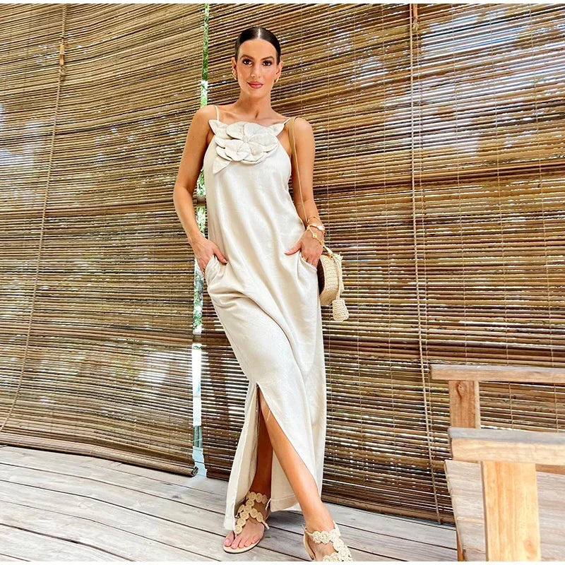 Maxikleid von Alina: Leinenmischung, Blumenverzierung, Schlitz und Taschen
