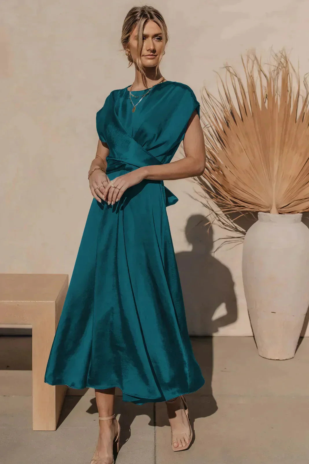 Hannah: Elegantes Abendkleid aus Satinseide