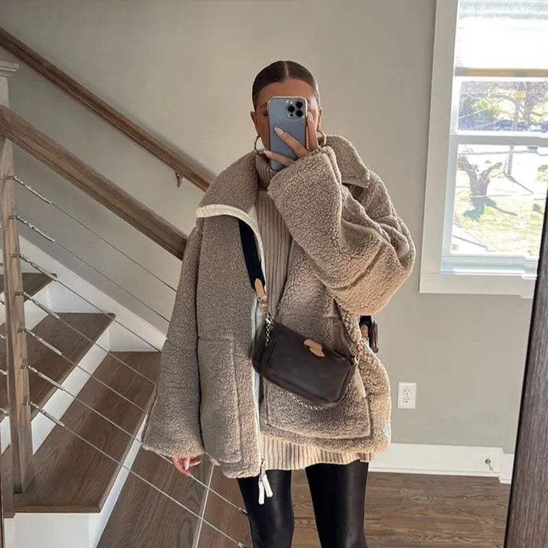 ModeGeist | Oversized Sherpa-Jacke - Weich und Warm - Reißverschluss und Hoher Kragen - Trendiges Design