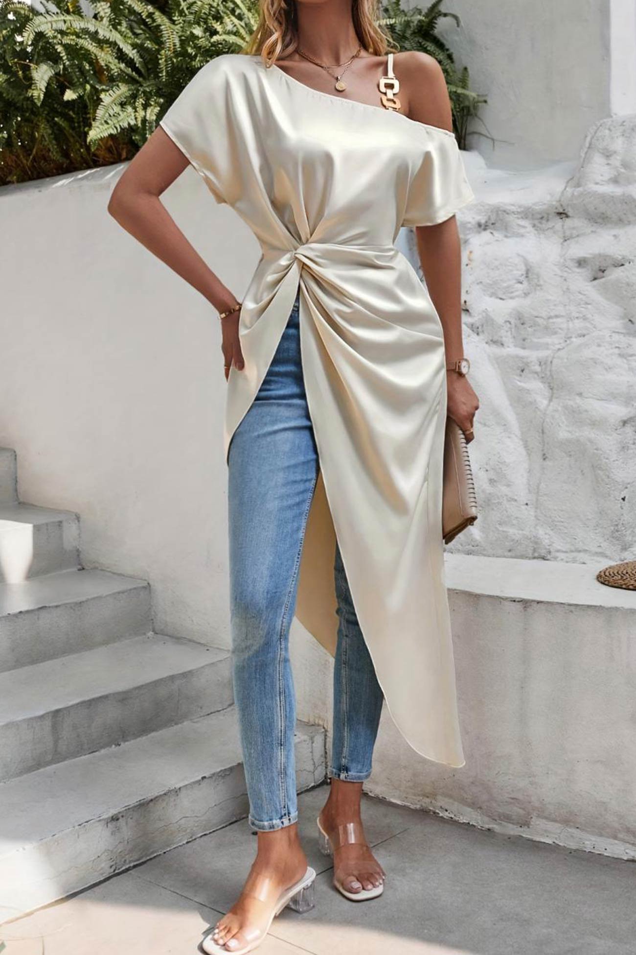 Fudus Tops with Drop Shoulders and Ruffles