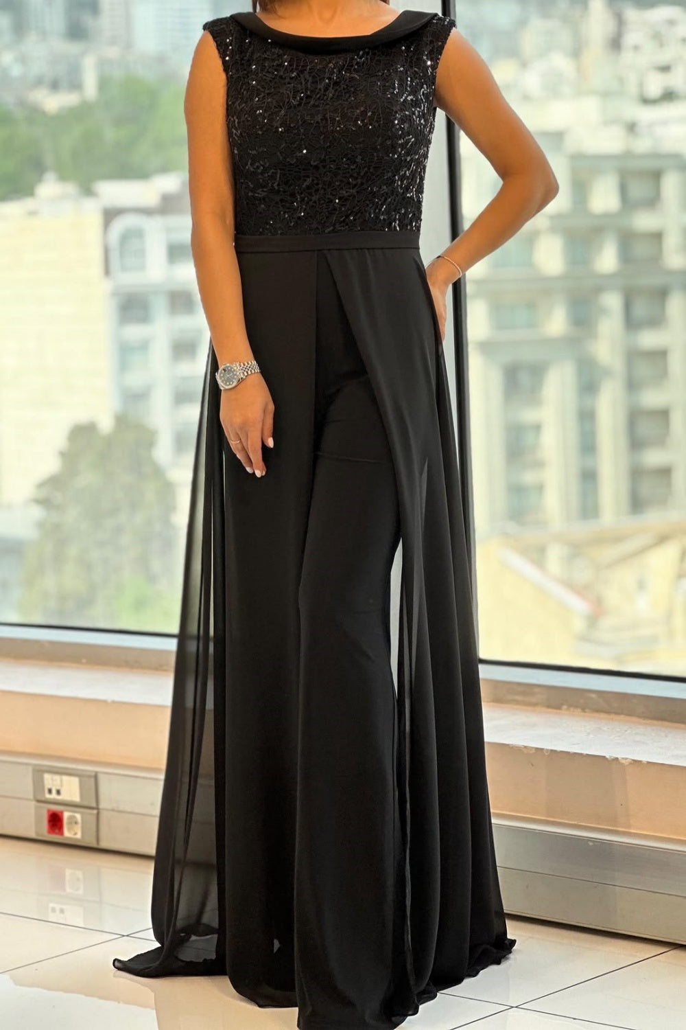 MODEGEIST Damen Jumpsuit Strukturierte Panels Rundhals Schwarz