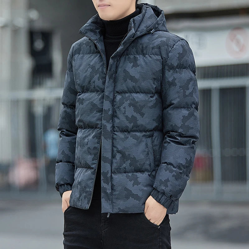 Männer-Pufferjacke mit Kapuze in Camouflage