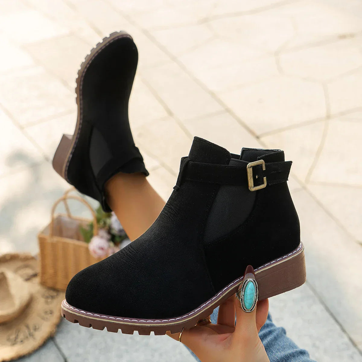 ModeGeist | Lässige Mittel-Absatz-Stiefel mit Klobigem Schnallen-Stil