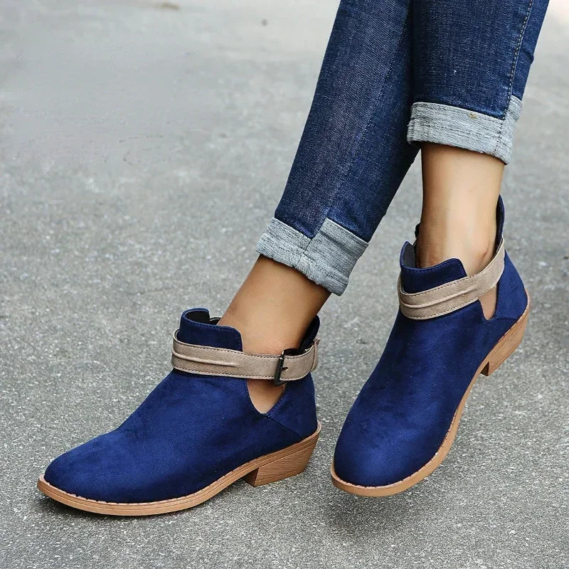 ModeGeist | Stiefeletten mit Verstellbarem Riemen und Spitzer Zehe