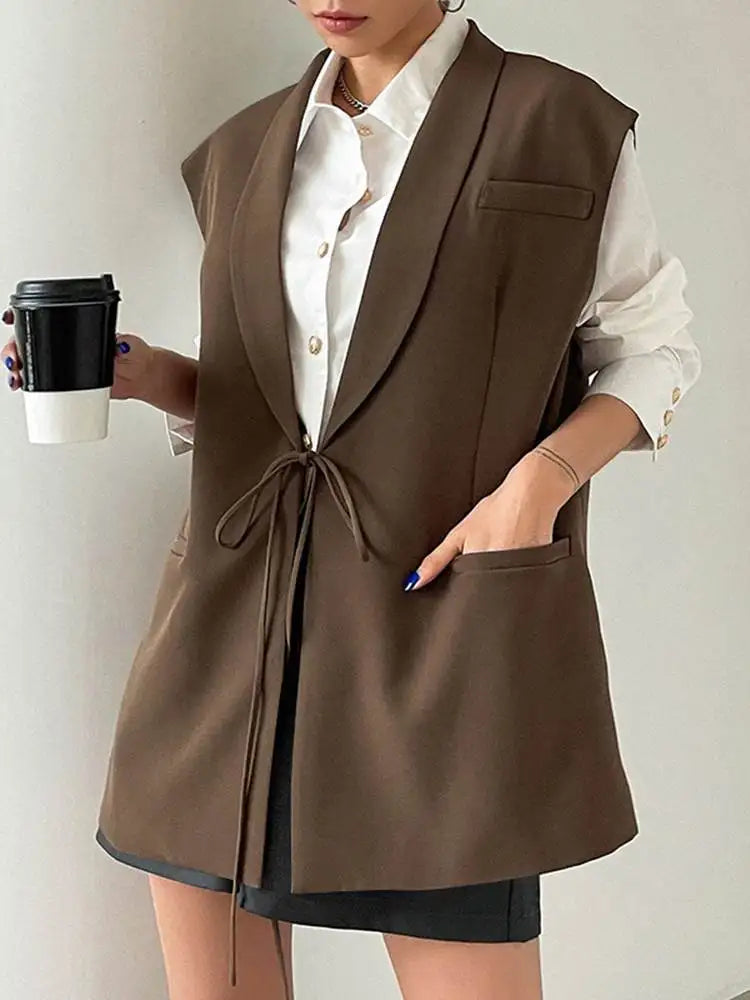 Eleganter, langer ärmelloser Damenblazer von Avelena
