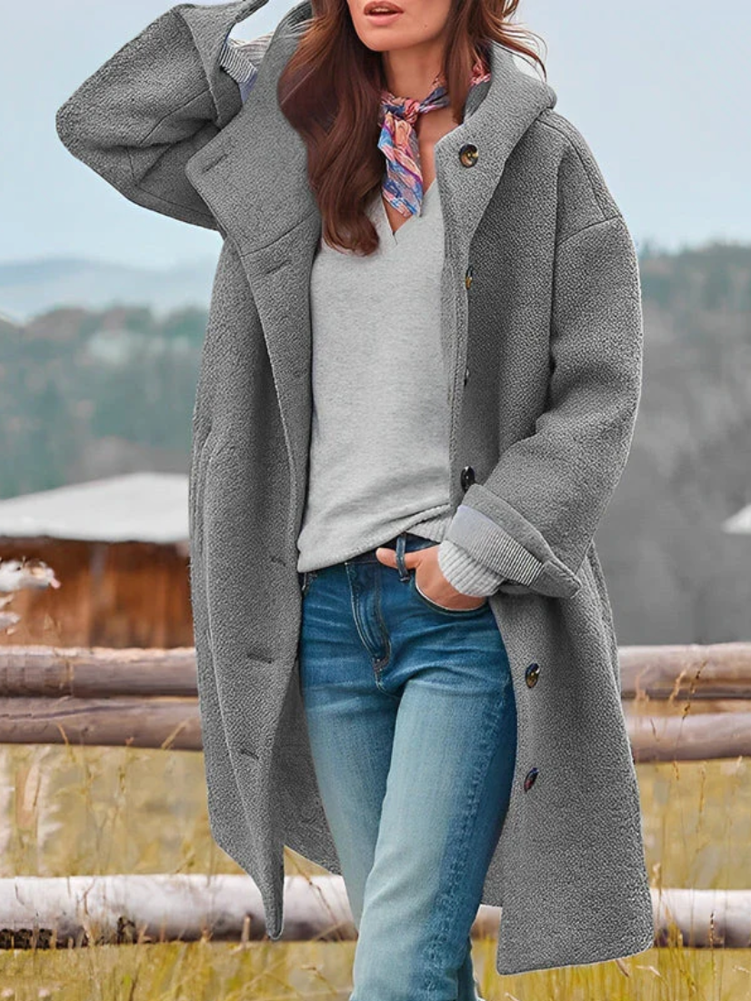 ModeGeist | Übergrobe Bouclé-Jacke mit Knopfverschluss