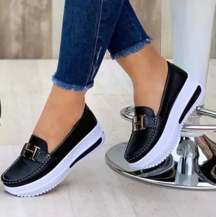 Schicke orthopädische Schuhe für Damen