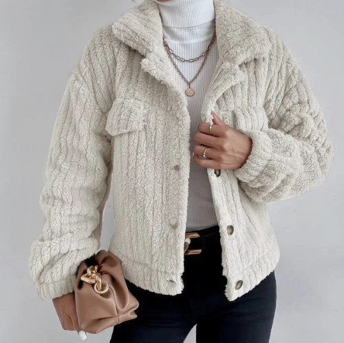 ModeGeist | Weiche, Dicke Jacke Imitiert