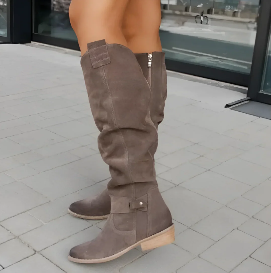 ModeGeist | Luxus-Damenstiefel aus Wildleder mit rutschfester Sohle