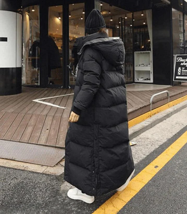 ModeGeist | Lange Daunenjacke mit Kapuze für Damen