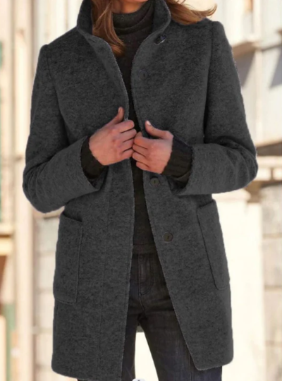 ModeGeist | Stylischer & Eleganter Knopfmantel