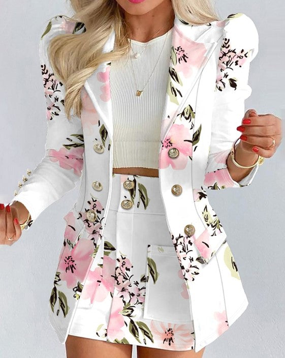 Avelena: Doppelreihiger Blazer mit Blumenmuster und Puffärmeln