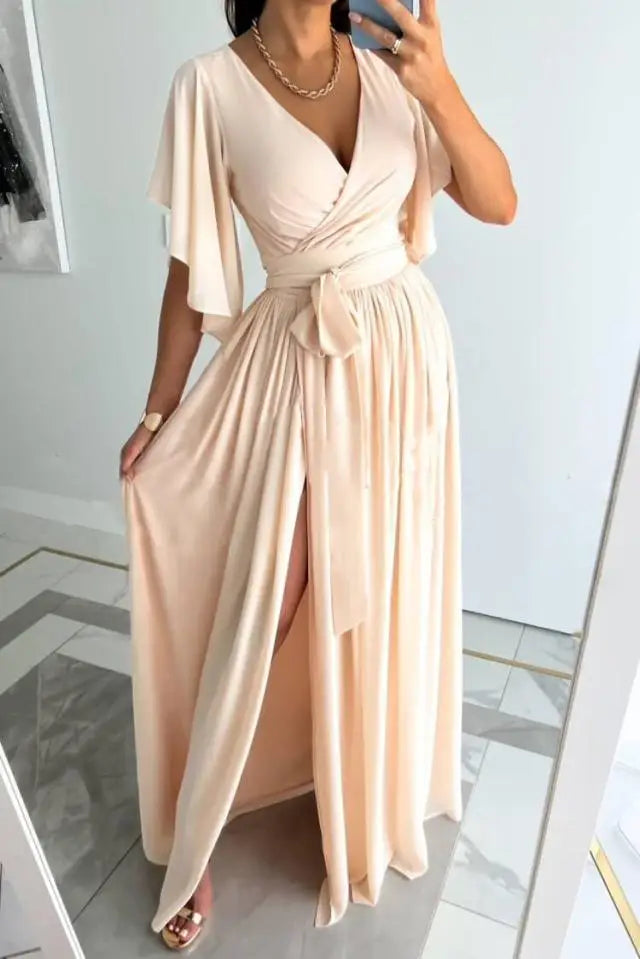 Katharina: Elegantes Kleid mit V-Ausschnitt