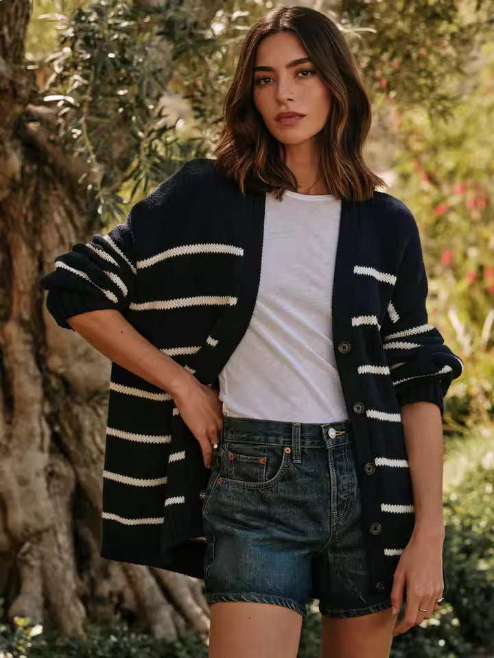 ModeGeist | Übergröße Damen Cardigan mit Streifen und Knöpfen