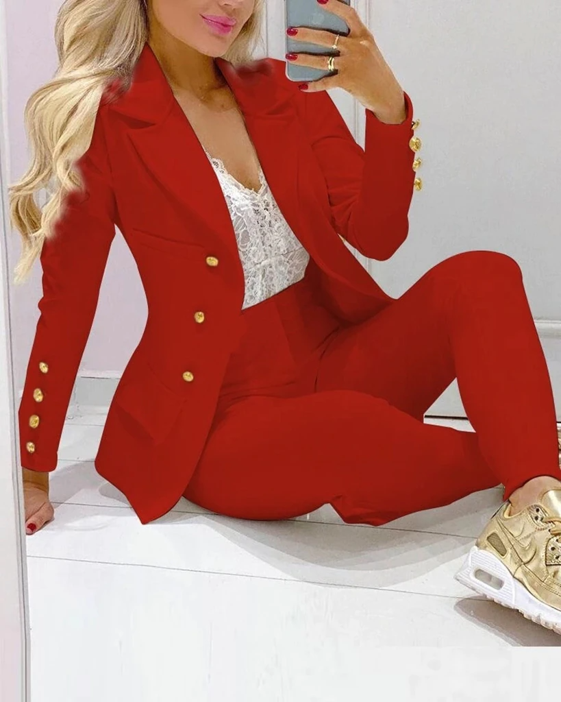 Maßgeschneidertes Hose-Blazer-Ensemble