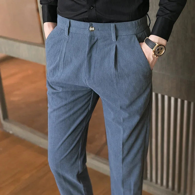 AUGUST: Elegante Cordhose