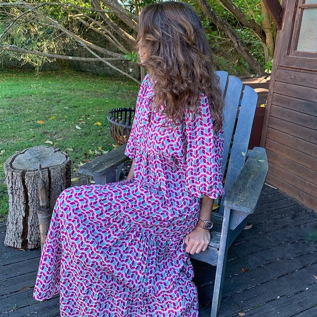 Damen-Midikleid mit 3/4-Ärmeln im ausgestellten Schnitt