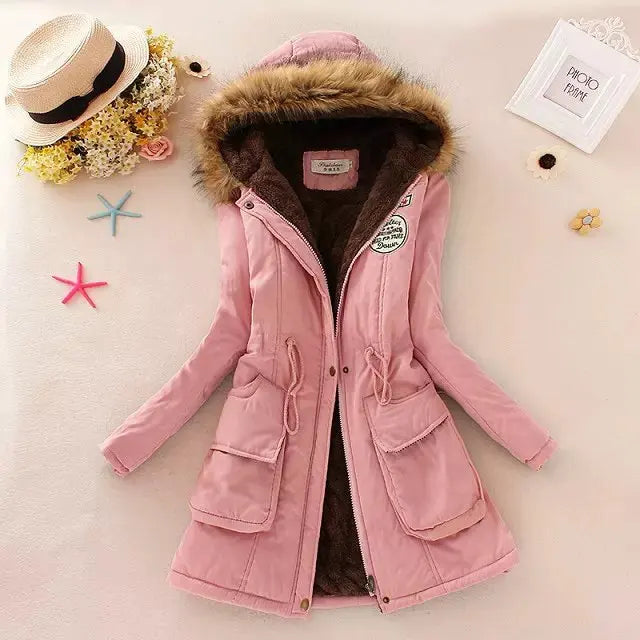 ModeGeist | Gefütterte Winterjacke mit Verstellbarem Bund und Kapuze für Frauen