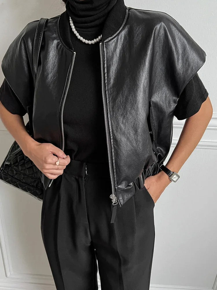 ModeGeist | Lederjacke Eng & Trendy - ModeGeist