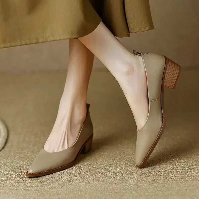 MODEGEIST Damen Block-Heel Pumps Spitze Zehe Vielseitig