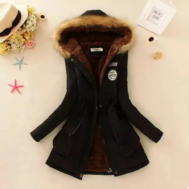 ModeGeist | Gefütterte Winterjacke mit Verstellbarem Bund und Kapuze für Frauen