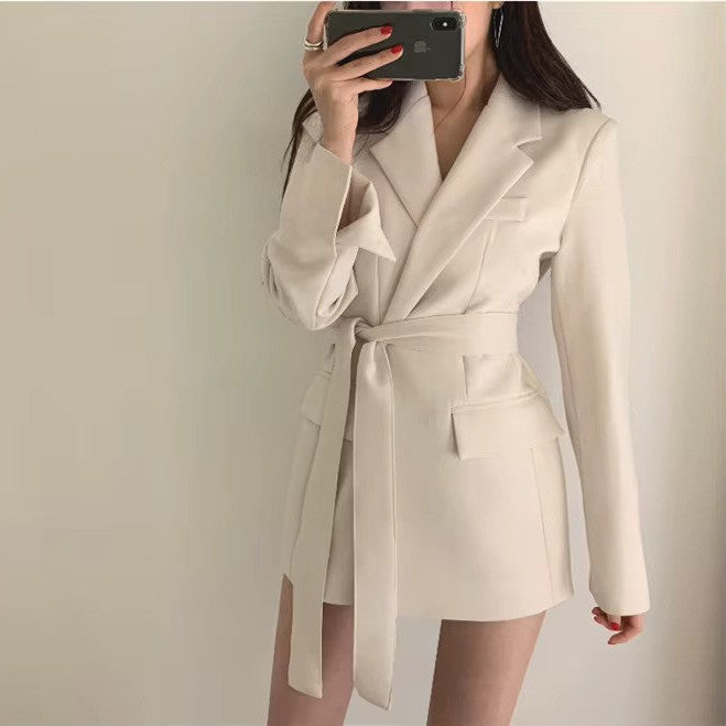 ModeGeist | Gürtel-Blazer – Elegante Struktur & Vielseitiger Stil