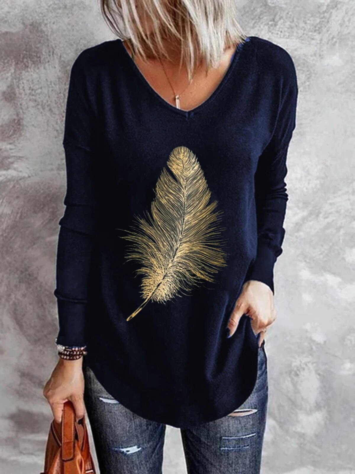 MODEGEIST | Elegantly Simple Sweater for Understated Elegance
