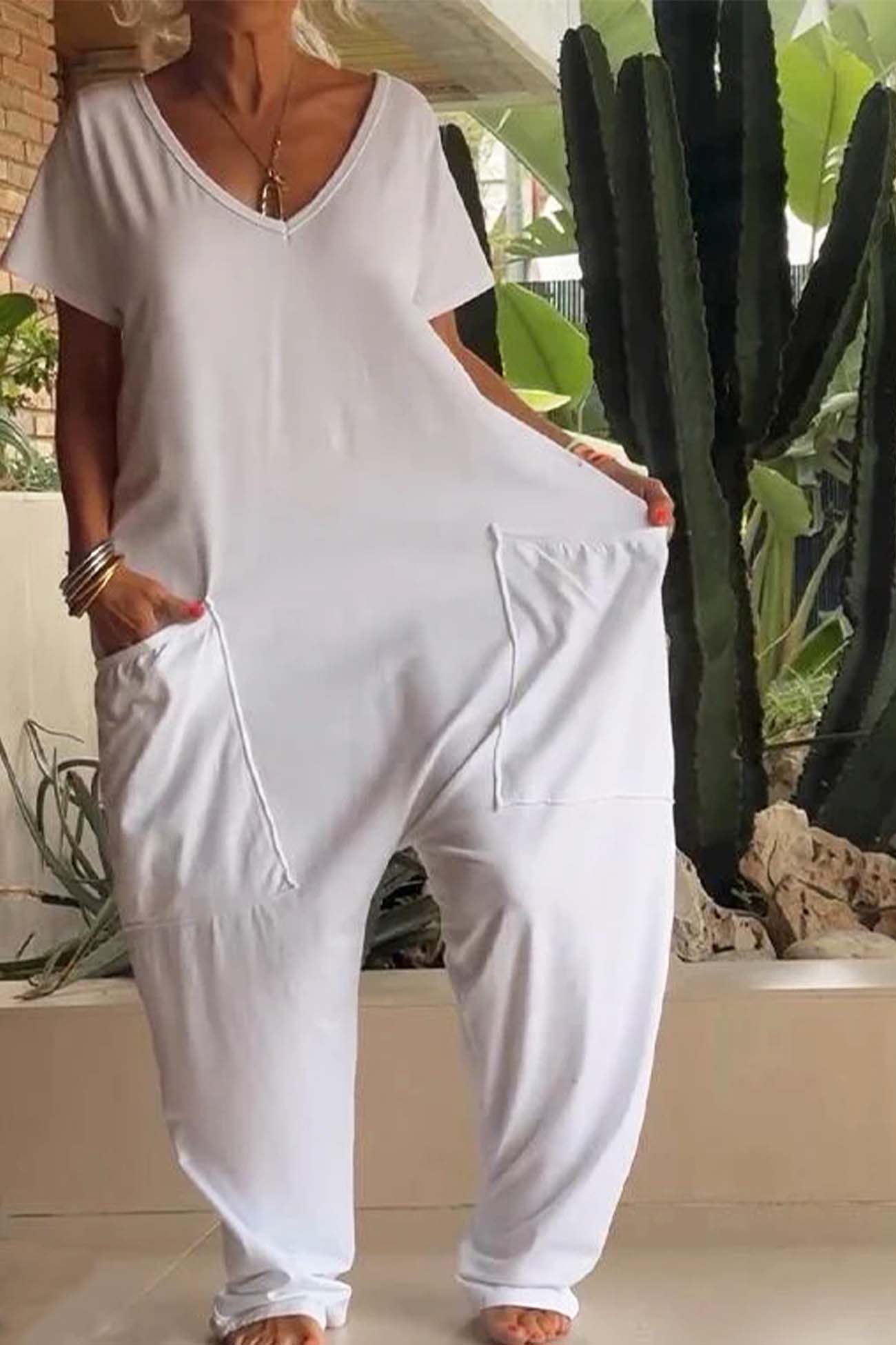 MODEGEIST Damen Jumpsuit V-Ausschnitt Kurze Ärmel Taschen Loose Fit