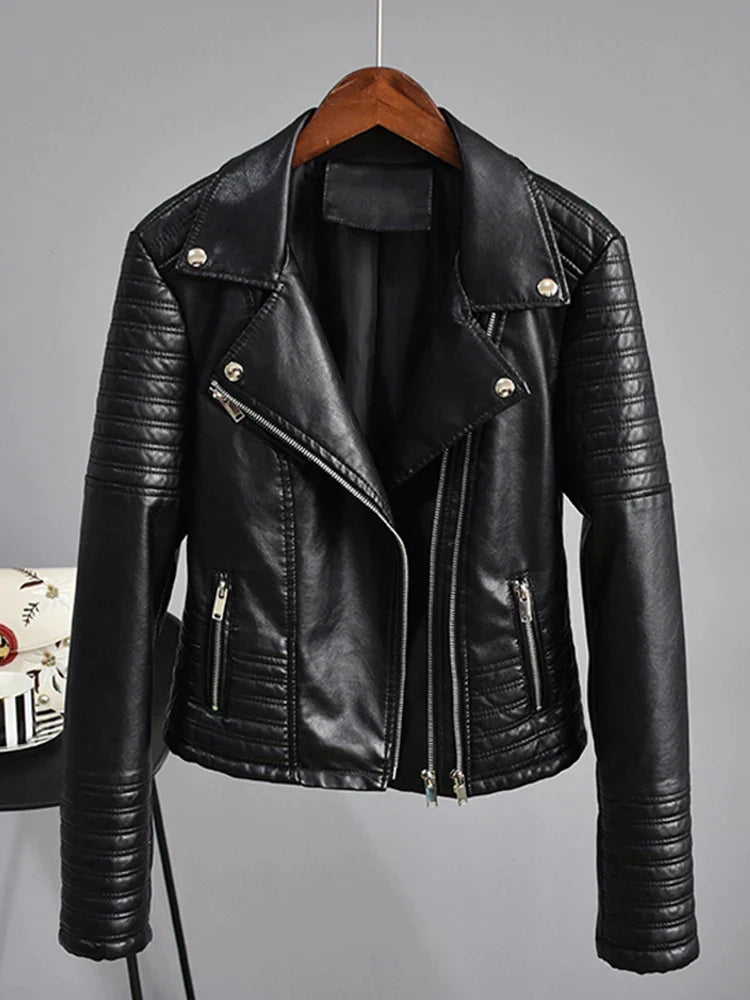 ModeGeist | Atemberaubende Motorradjacke für Frauen