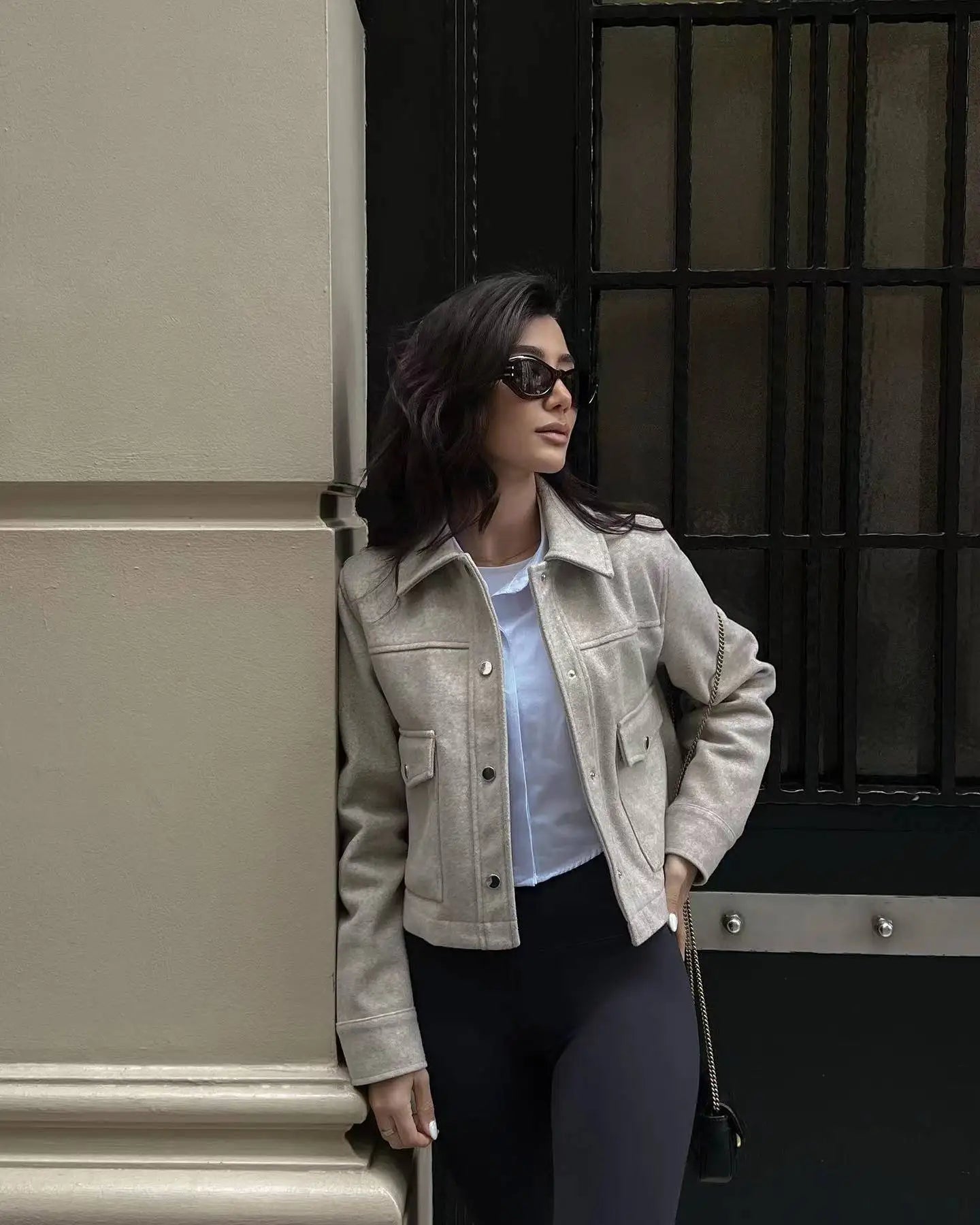 ModeGeist | Damenwolljacke mit Umlegekragen und Knopfleiste