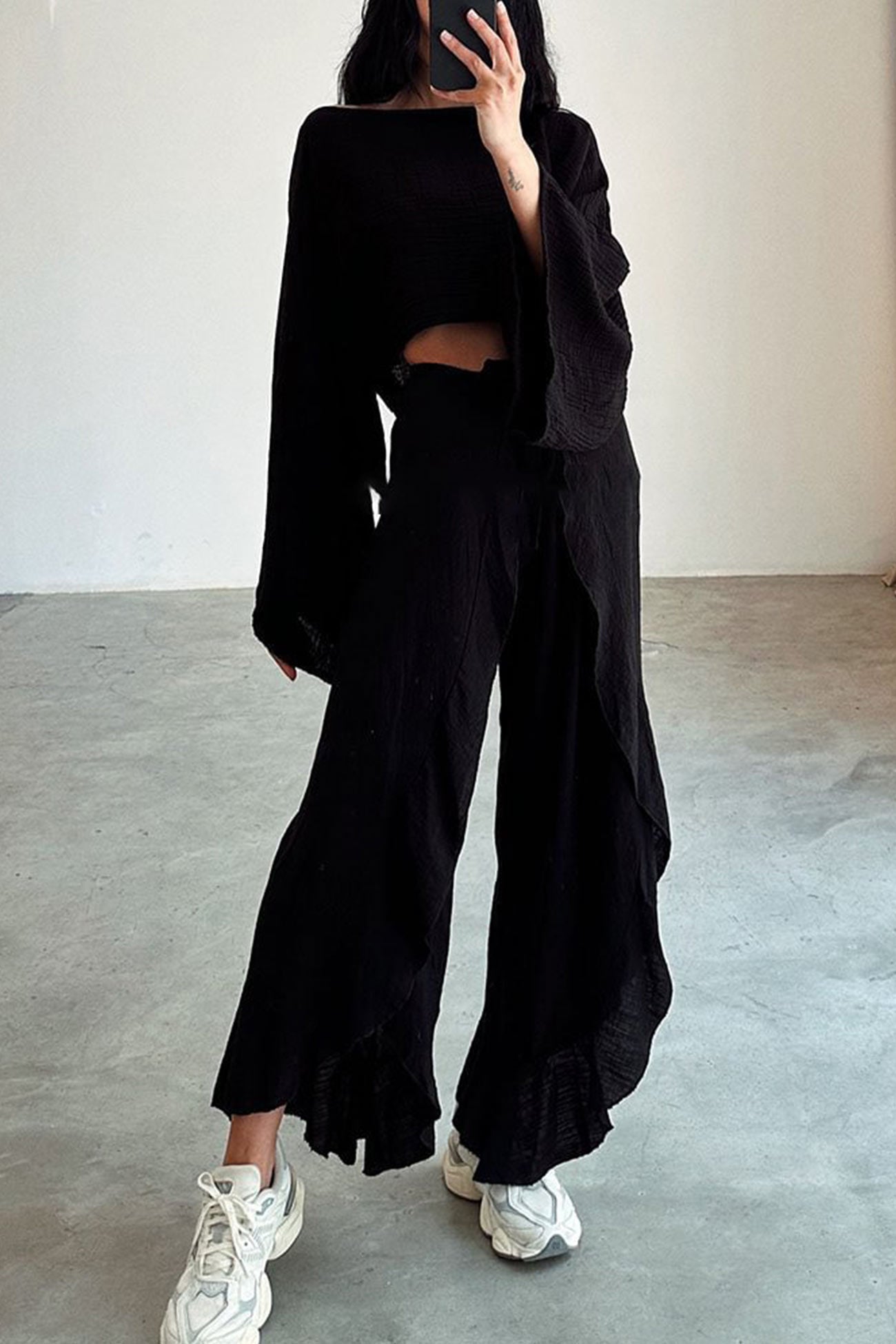 Fudus Crop Top und Schlitzhosen Set
