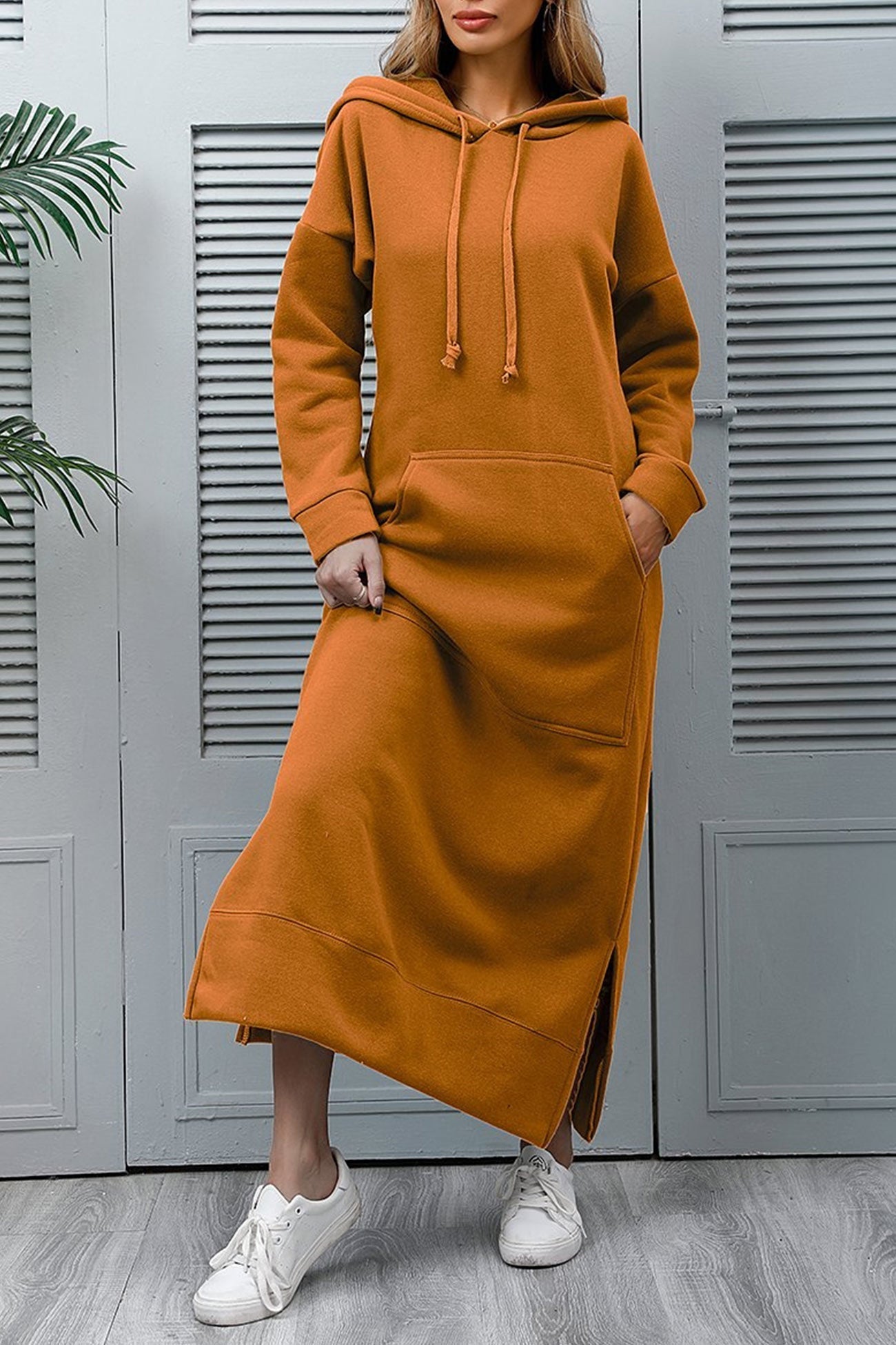 Caitlyn Kapuzenkleid mit Schlitz