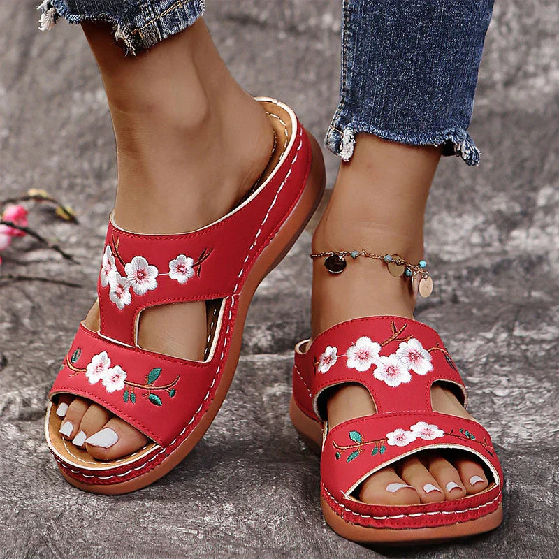 DIANA - Orthopädische Sandalen im Retro-Blumendesign