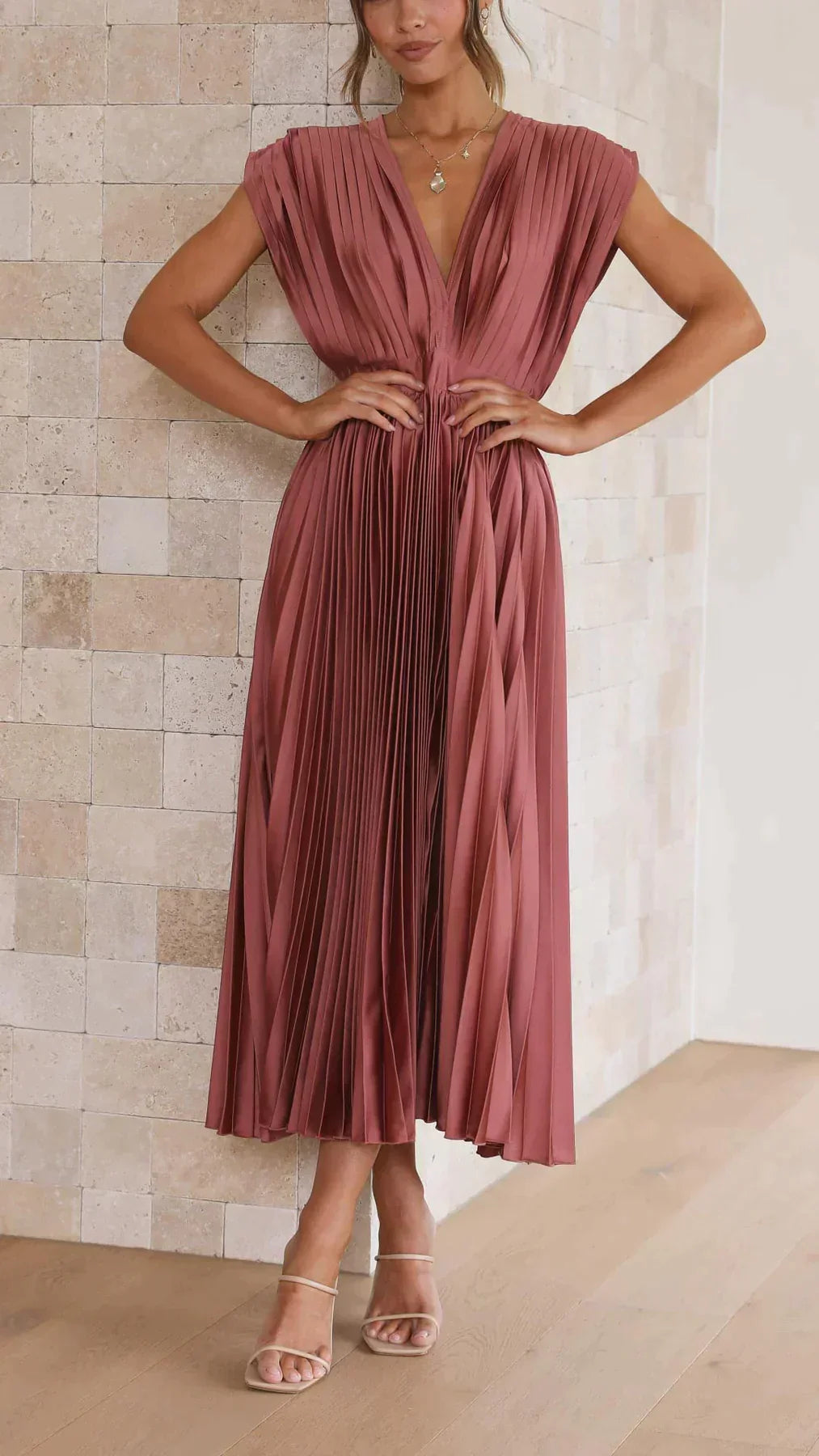 Elegantes, sexy Plissee-Kleid von Alina