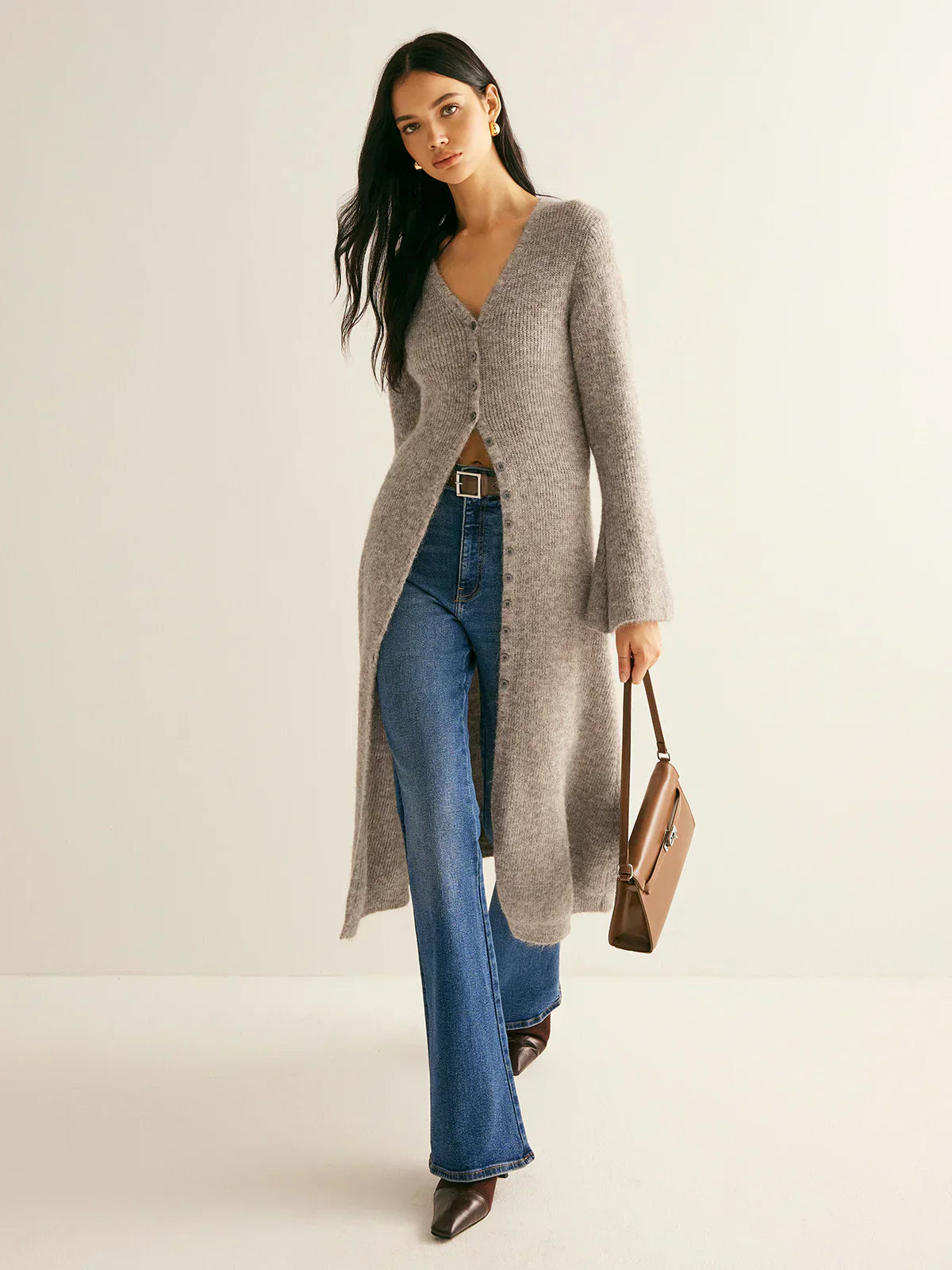 ModeGeist | Lange Strickjacke mit Knöpfen V-ausschnitt Elegant und Komfortabel