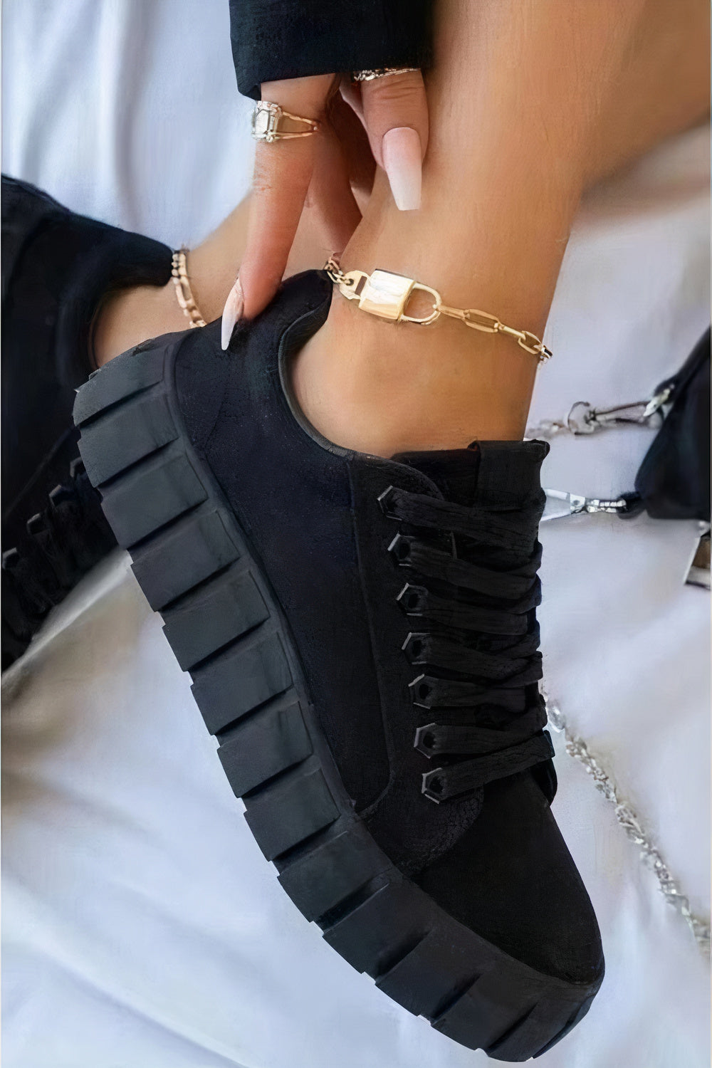 Einfarbige, niedrige Sneaker - Tula