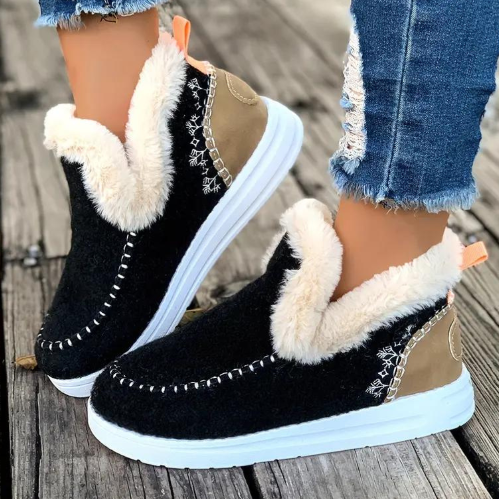 Modische Damen Winterstiefel für kalte Tage von OGNYANA