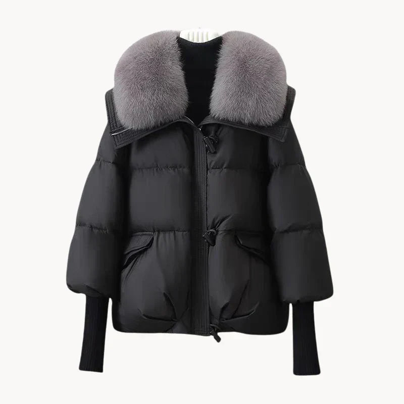 ModeGeist | Glamouröse Daunenjacke mit Kunstpelzkragen für Damen
