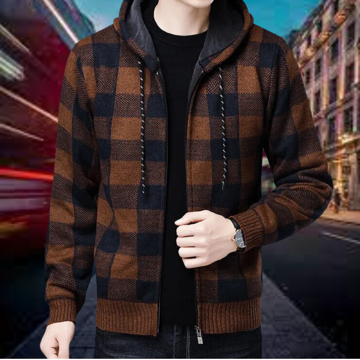 Hochwertige Strickjacke von Hyvaelis mit karierter Kapuze