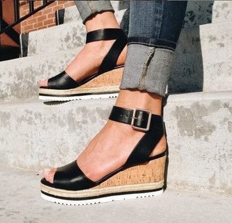 Damen-Keilsandalen von Dana mit verstellbarer Schnalle im stylischen Design