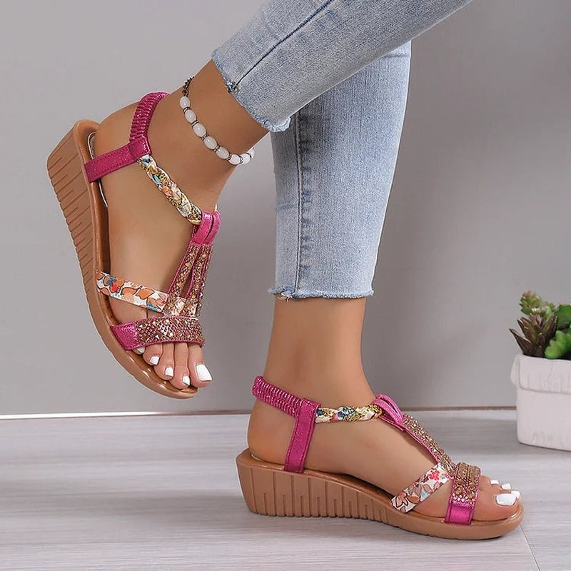 Stilvolle Damen-Sandalen mit funkelnden Kristallen von Dominique