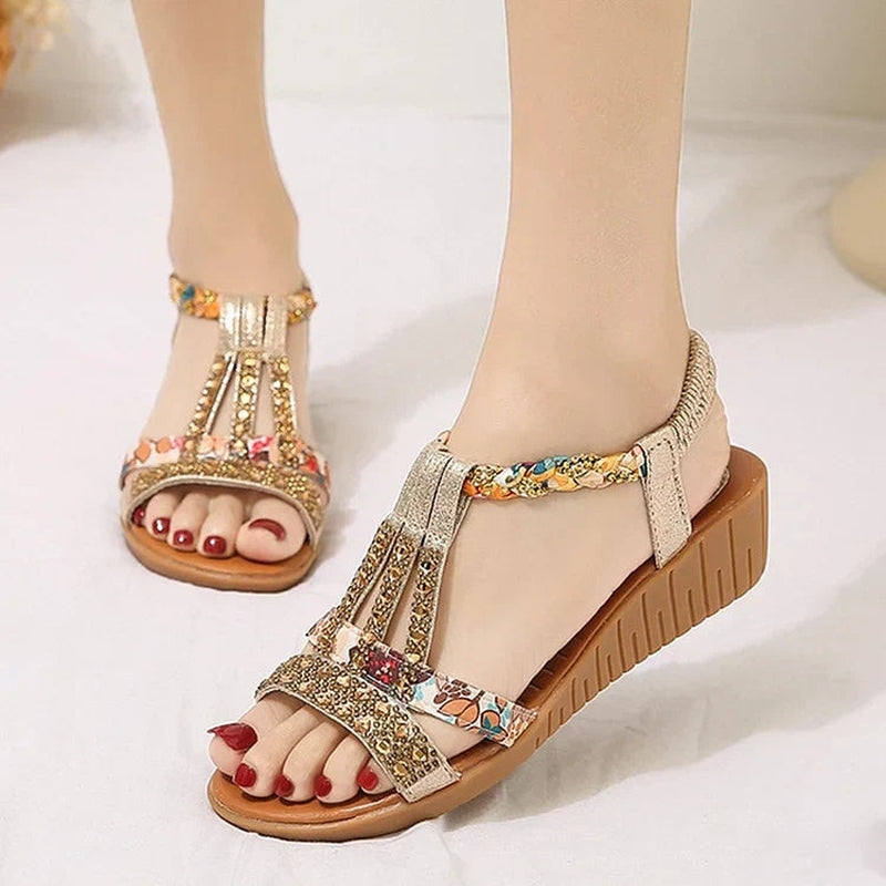 Stilvolle Damen-Sandalen mit funkelnden Kristallen von Dominique