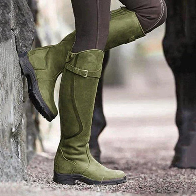 Komfortable und stabile Damenstiefel von Tanja, wasserabweisend.
