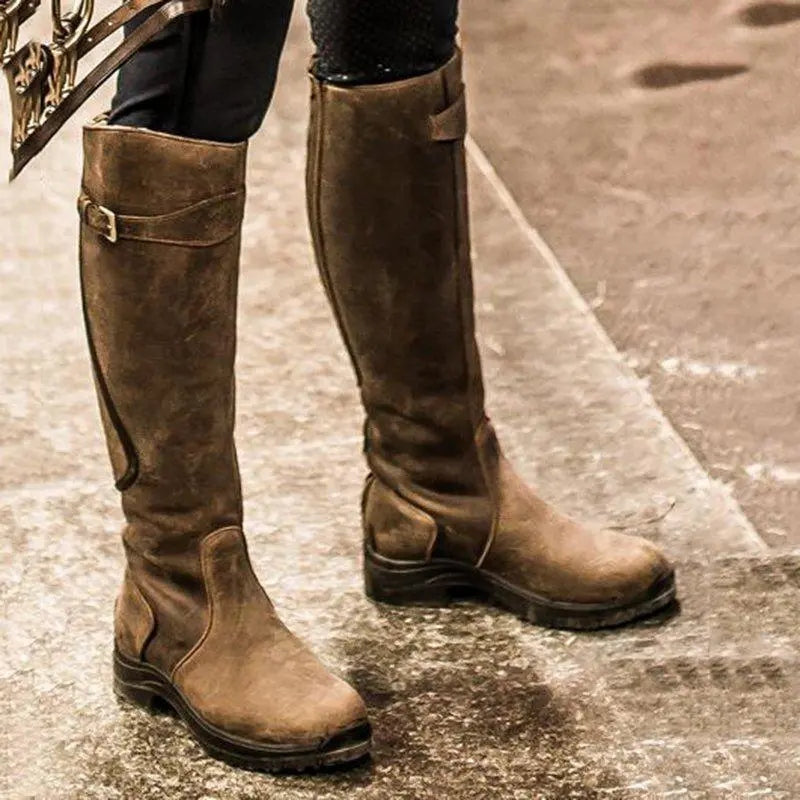 Komfortable und stabile Damenstiefel von Tanja, wasserabweisend.
